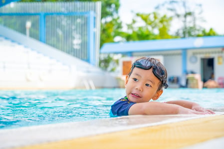 toddler swimming lessons