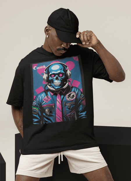Estilo streetwear com camiseta da Cavérik inspirada na arte de rua.