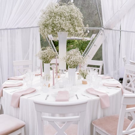 desertų stalo dekoras vestuvėms Vestuvių dekoratorė Floristė guboja pink decor
