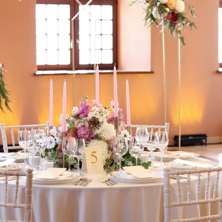 Vestuvių dekoratorė floristė Arkangelo konferenciju centras floristikos ir dekoro paslaugos