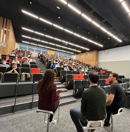 Urone conference - Elina Cohen-Peirano talking to students
