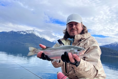 trucha arcoiris pescada en lago puelo