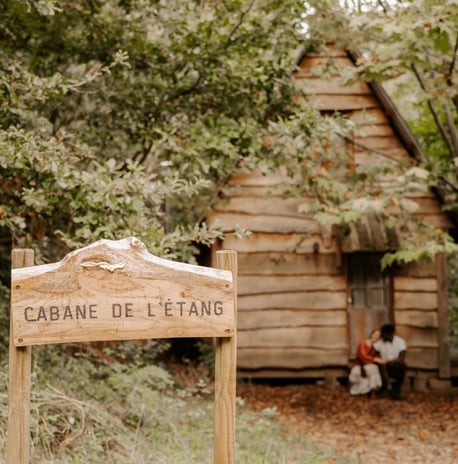 a sign that says cayene de l'esting