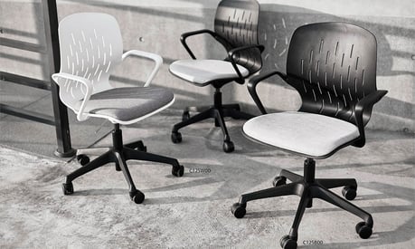 T125 swivel chair in black or white with seat upholstery