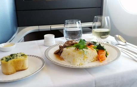 Singapore Airlines business class dining