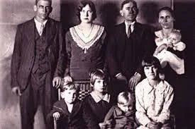 Old black-and-white photo of the Sodder family before the 1945 fire in West Virginia