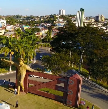 a statue of a lion in a city