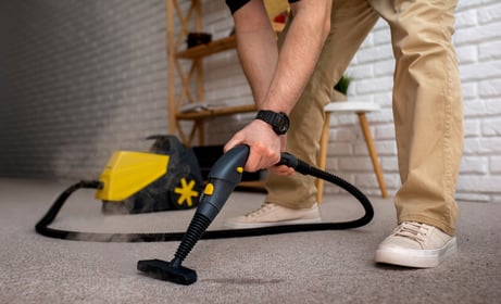 <a href="https://www.freepik.com/free-photo/man-doing-professional-home-cleaning-service_41251689.ht