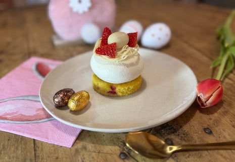 entremet vanille fraise bergamote nid de pâques gateau dessert de pâques
