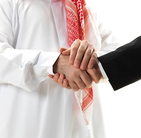 Saudi men Handshake