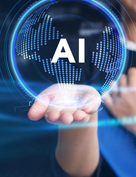 En hand håller fram en blå digital jordglob med texten AI i vitt.