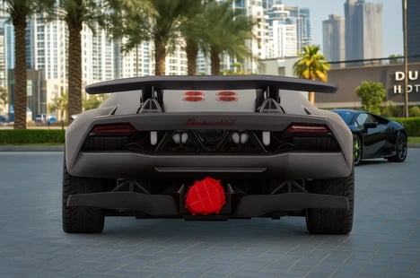 Lamborghini sesto elemento a control remoto visto desde atrás