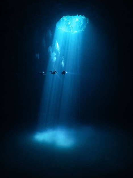 Liquid Light: An underwater photography guide to the cenotes of mexico - book cover by shawn murphy