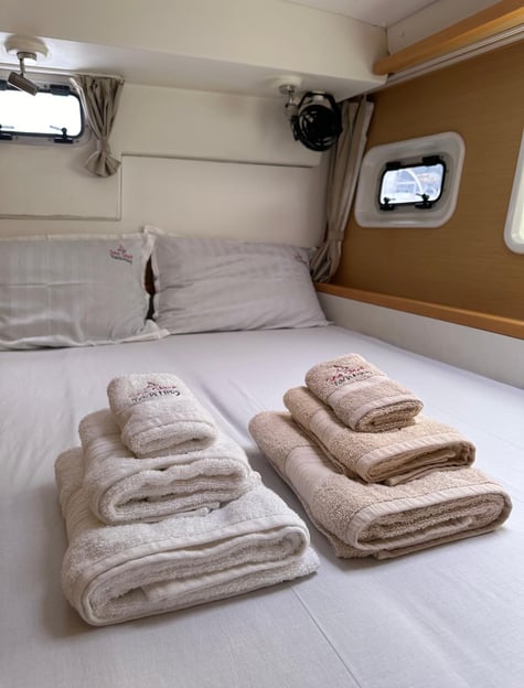 Latham Island Catamaran room