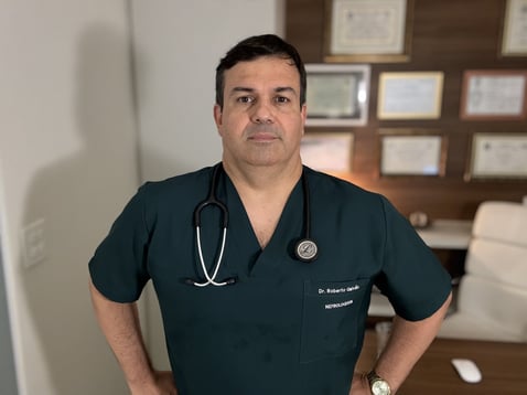 Dr Roberto no consultório