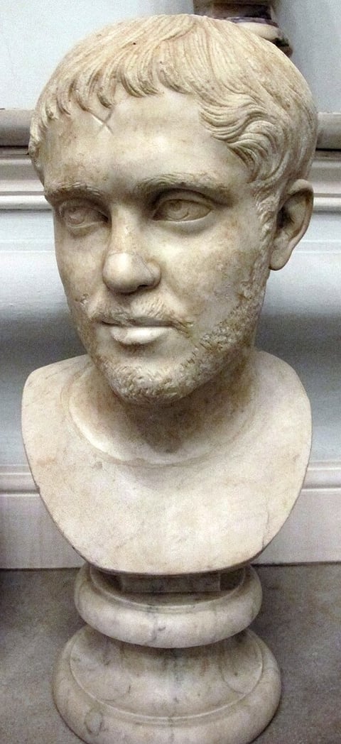 busto de Hostiliano