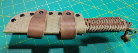 Paracord knife