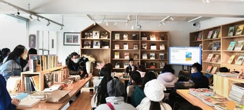 多玩作家在平遥电影宫，新浪潮书店举办作者见面会。10月15日 15:00-15:30 和永城见面。