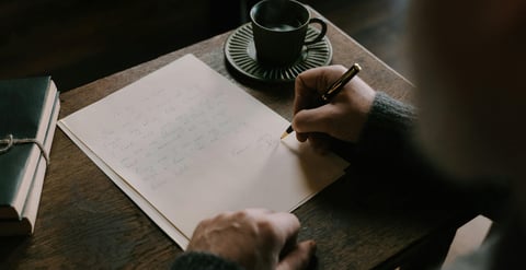 contacto, danos tus datos, tu email, envianos un email, escríbenos