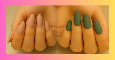 Dos manos exhibiendo uñas almendras, acabado sin brillo, atemporal, en color piel mate y verde mate.