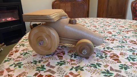 Tout droit sorti des Fous du Volant
