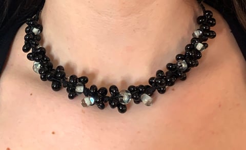 Collier noir profond 90 perles fines en verre de Murano