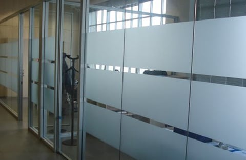 vetri per uffici satinati