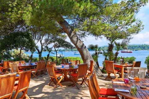 Cannes Lerins islands restaurant