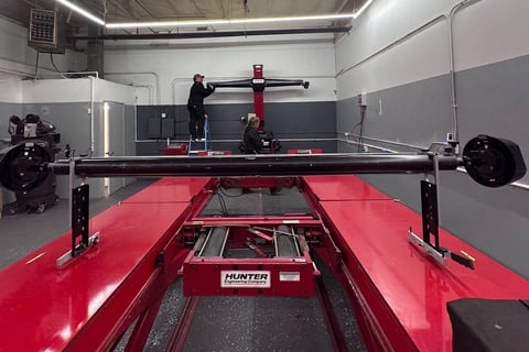 Hunter HawkEye Elite wheel alignment machine
