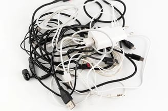 Organiza Tus Cables con Este Truco Casero y Barato