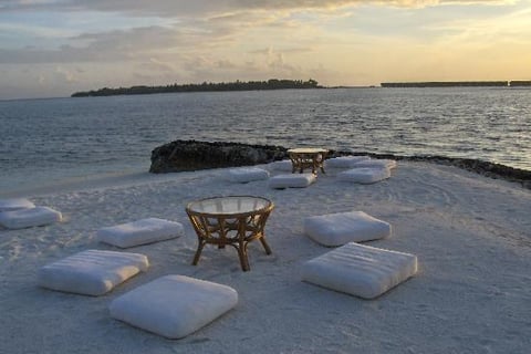 Gasfinolhu Sandbank at low tide