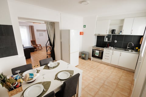 cozinha-sundaze-your-nest-açores-gestão-alojamento-local