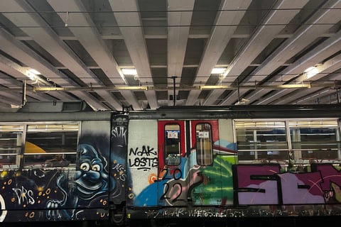 vagão de trem pixado