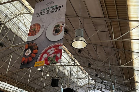 interior do Mercado da Ribeira
