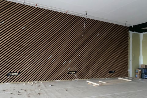 Mur en claustrât fait par Laroux Menuiserie