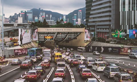 Traffic jam in a highway representing how the brain can be before meditation works the issue.