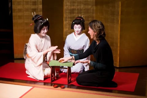 Geisha dinner evening with games