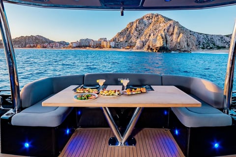 Yate Sunseeker 80 en renta cabo san lucas asientos