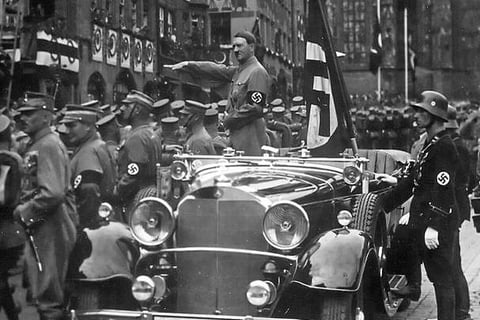 Adolf hitler , 1935 , SS, Brown shirts,