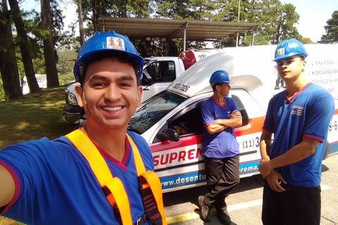 técnicos especialistas em desentupimento