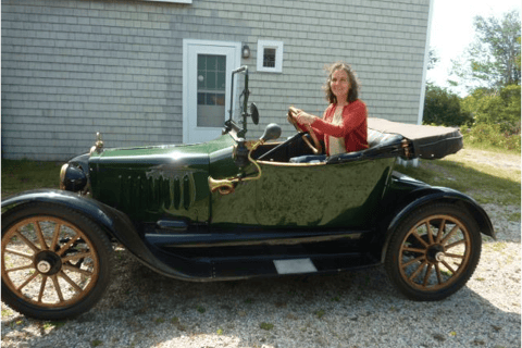 Driving a 1915 Baby Saxon automobile