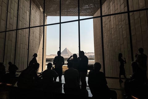 Vue depuis le grand musée égyptien