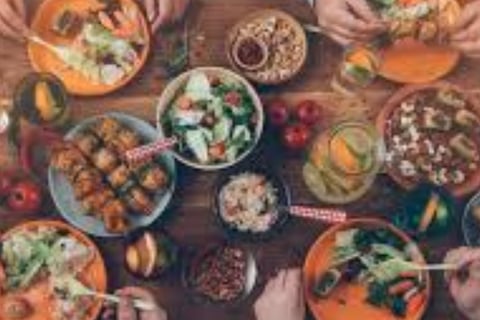 Dawat-e-Islami Madani Qafilah teaching Quranic values Eat together & do not eat separately