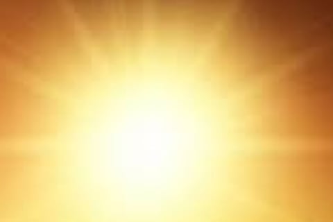 أحياء عند ربهم يُرزقون, مغفرة وجنة وأمان, ولهم تاج شفاعة وزوجات من الحور العين