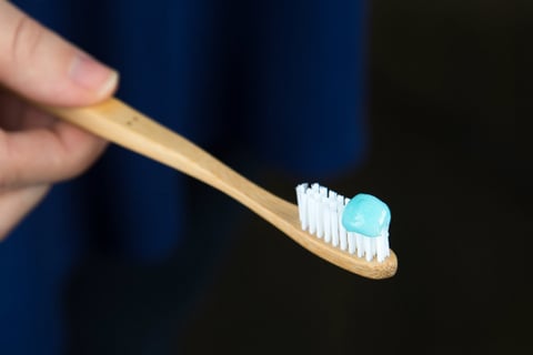 lấy lượng kem vừa đủ