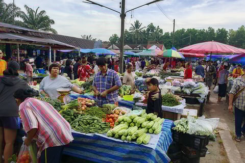 ตลาดนัด ฝนทอง (Talat Nat Fontok), Chumphon 
