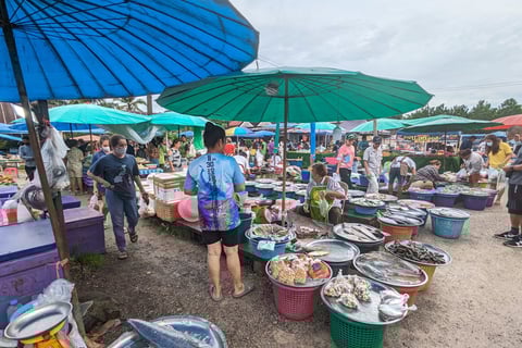 ตลาดนัด ฝนทอง (Talat Nat Fontok), Chumphon 