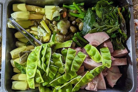 Le marché de Sawi Ying Chaoren (ตลาดนัดยิ่งเจริญ)