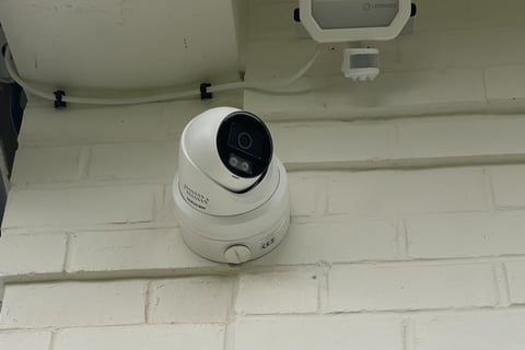 Camera HikVision avec micro et IA