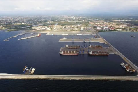 Le port de Bata